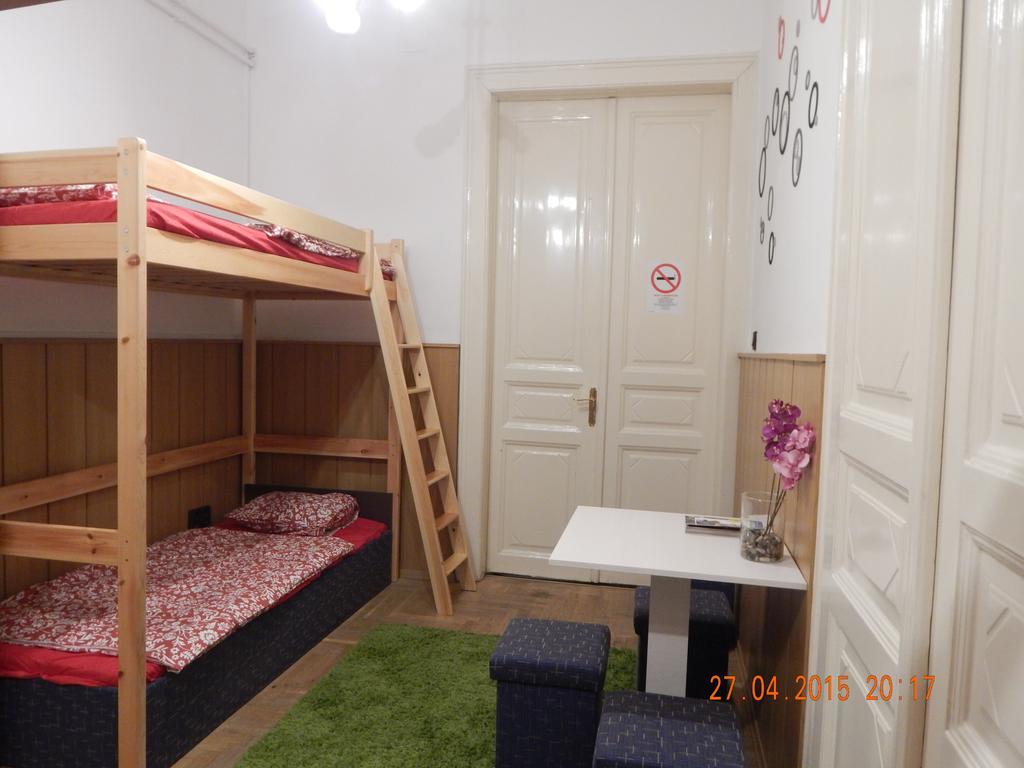 Violet Hostel Budapeste Quarto foto